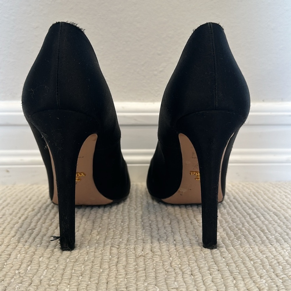 Prada satin black heels. Size 39 1/2 - Picture 5 of 11